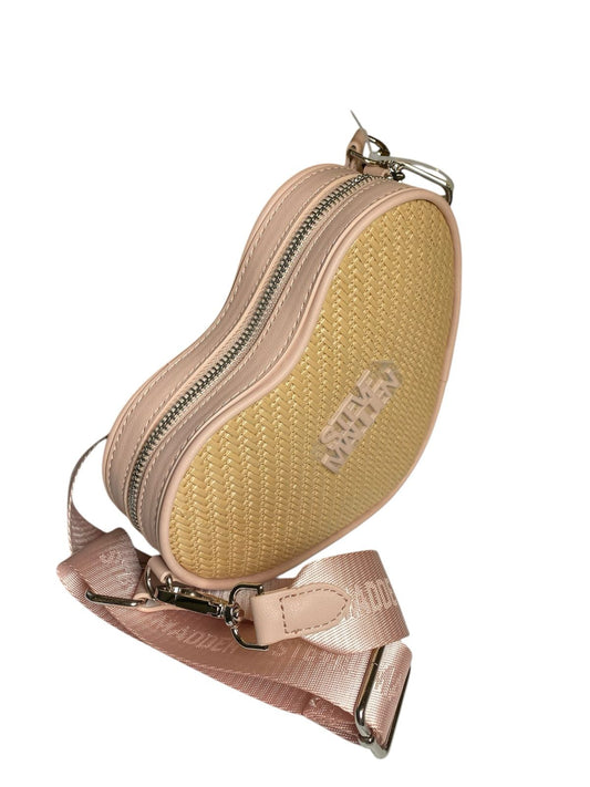 Bolsa Steve Madden Corazón Tejida - Color Beige con Correa Ajustable